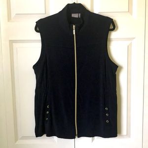 CHICO’S TRAVELERS BLACK ZIPPERED VEST TOP